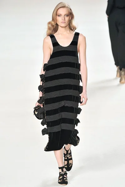 Look 29